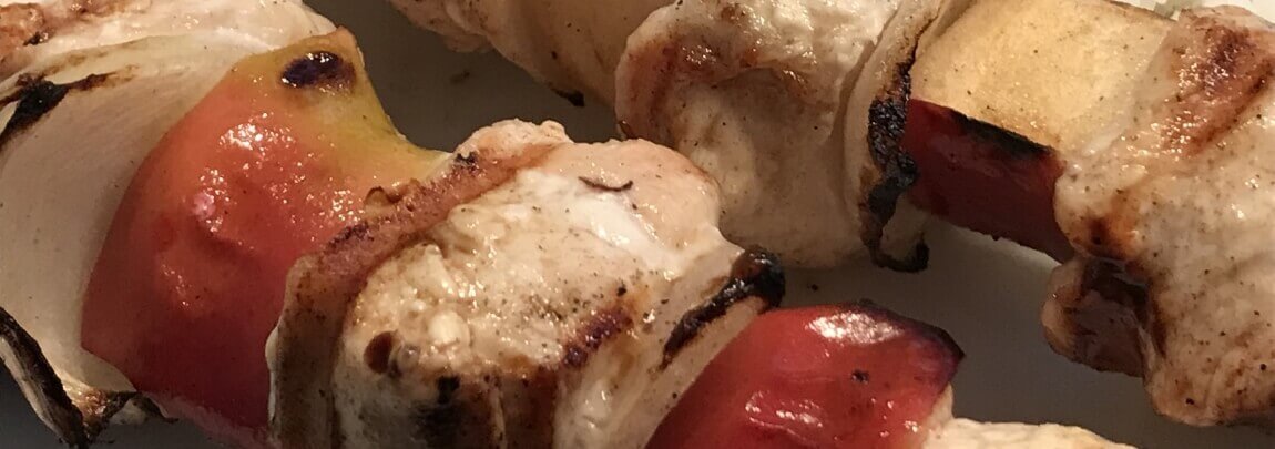 Hähnchenspieße mit Apfel vom Grill