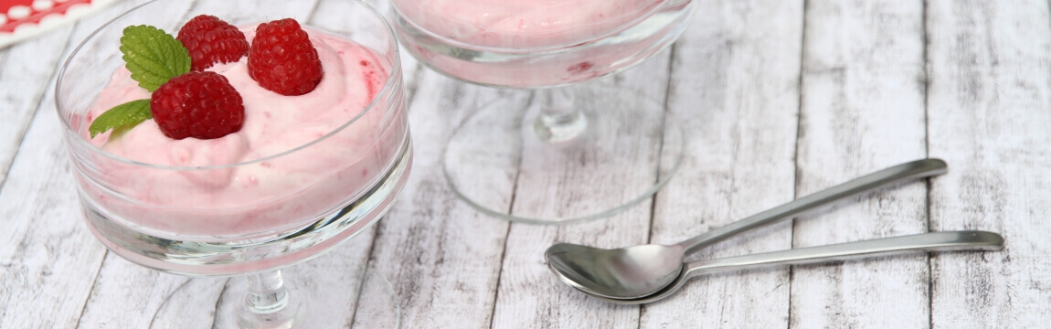 Strudel aus Himbeeren und Quark