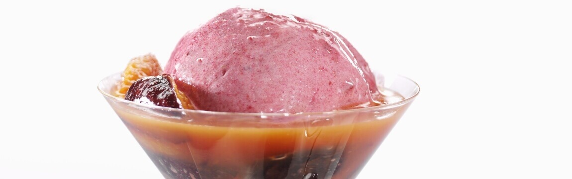 Pflaumensorbet mit Pflaumenkompott