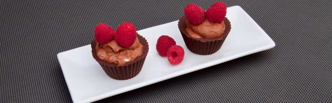 Mousse au chocolat mit Himbeeren